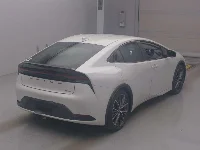 Цена авто Toyota Prius с аукционов Японии, номер кузова MXWH60, пробег 68 000, оценка 8