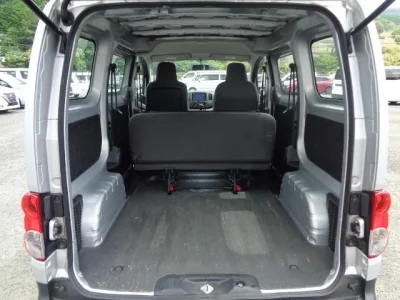 NISSAN NV200