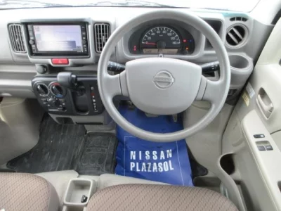 NISSAN CLIPPER VAN