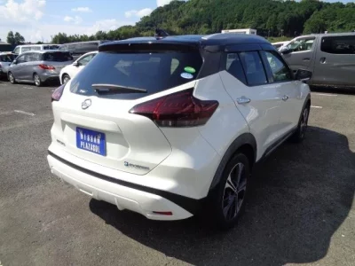 NISSAN KICKS