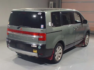 MITSUBISHI DELICA D5