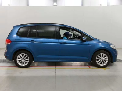 VOLKSWAGEN GOLF TOURAN