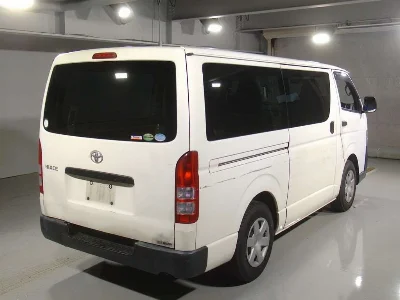 TOYOTA HIACE VAN
