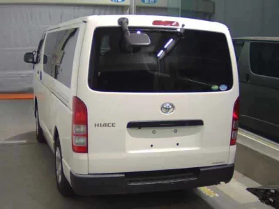 TOYOTA HIACE VAN