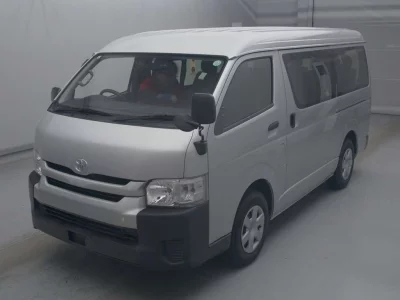 TOYOTA HIACE