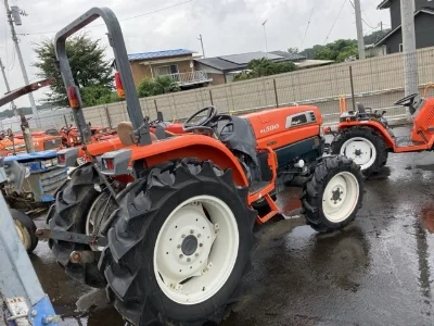 KUBOTA KUBOTA
