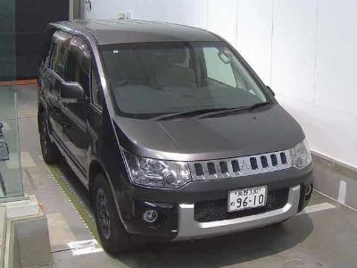 MITSUBISHI DELICA D5