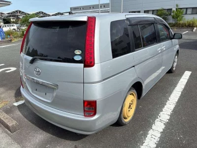 TOYOTA ISIS