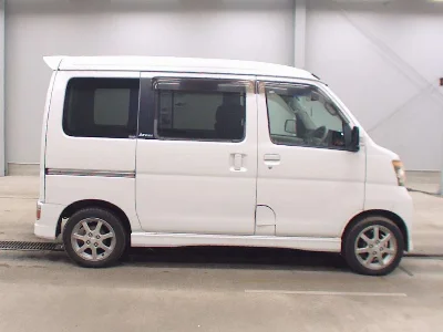 DAIHATSU ATRAI WAGON