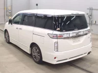 Цена авто Nissan Elgrand с аукционов Японии, номер кузова TNE52, пробег 184 000, оценка 2