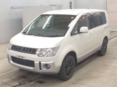 MITSUBISHI DELICA D5