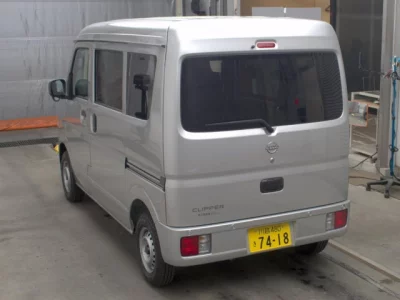 NISSAN CLIPPER VAN
