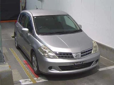 NISSAN TIIDA
