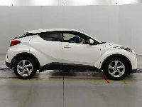 Цена авто Toyota C-HR с аукционов Японии, номер кузова ZYX10, пробег 65 000, оценка 8