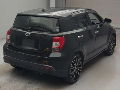 TOYOTA IST