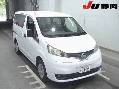 NISSAN NV200