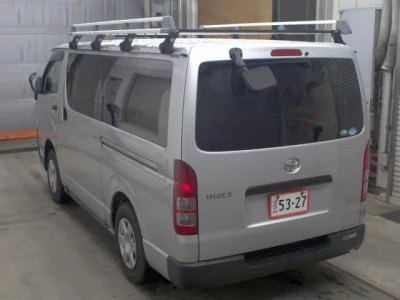 TOYOTA HIACE VAN