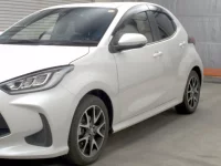 Цена авто Toyota Yaris с аукционов Японии, номер кузова MXPH10, пробег 5 000, оценка 6
