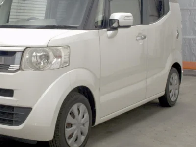 HONDA N BOX SLASH