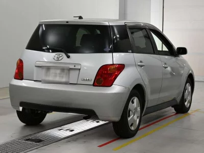 TOYOTA IST