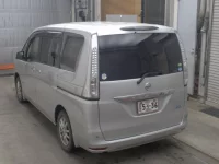 Цена авто Nissan Serena с аукционов Японии, номер кузова HC26, пробег 86 000, оценка 8