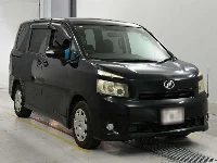 Цена авто Toyota Voxy с аукционов Японии, номер кузова ZRR70G, пробег 176 000, оценка 7