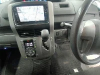 Цена авто Toyota Voxy с аукционов Японии, номер кузова ZRR70G, пробег 176 000, оценка 7