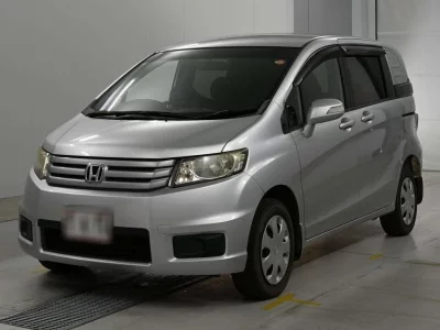HONDA FREED SPIKE