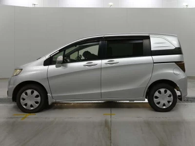 HONDA FREED SPIKE