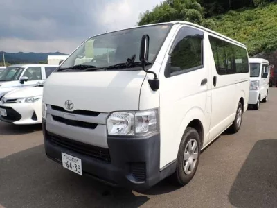 TOYOTA HIACE VAN