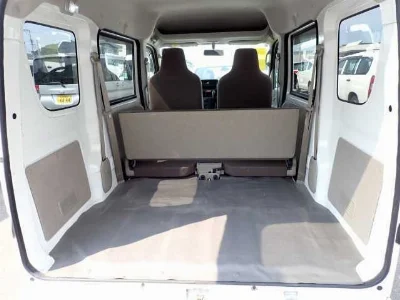 NISSAN CLIPPER VAN