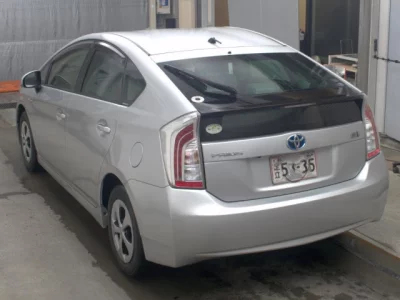 TOYOTA PRIUS
