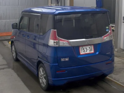 MITSUBISHI DELICA D2
