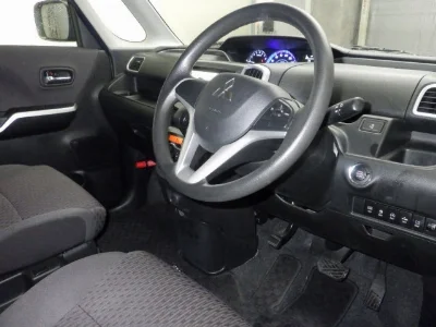 MITSUBISHI DELICA D2