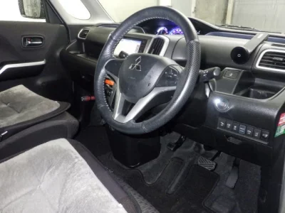 MITSUBISHI DELICA D2