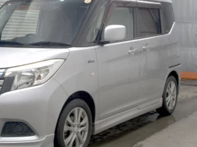MITSUBISHI DELICA D2