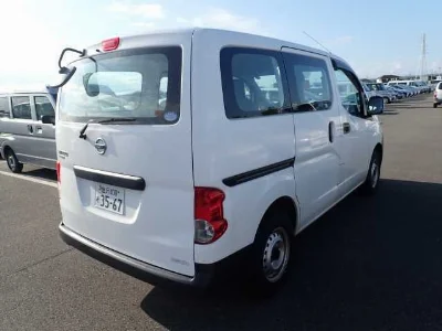 NISSAN NV200