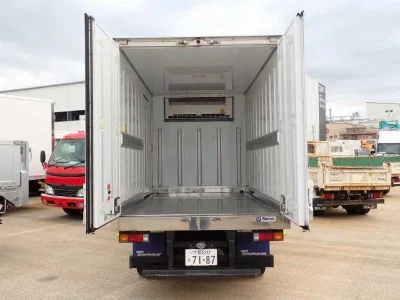 MITSUBISHI CANTER