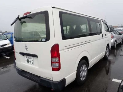TOYOTA HIACE VAN