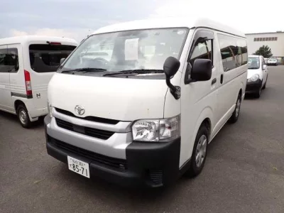 TOYOTA HIACE