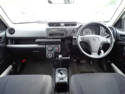 TOYOTA SUCCEED
