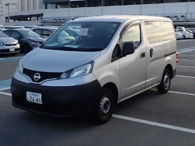 NISSAN NV200