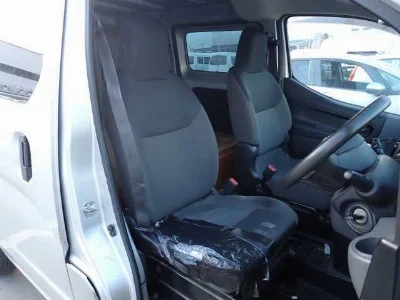 NISSAN NV200