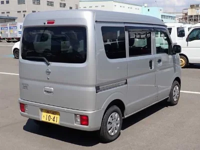 NISSAN CLIPPER VAN