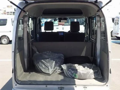 NISSAN CLIPPER VAN