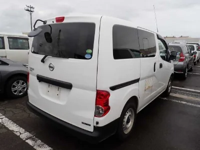 NISSAN NV200