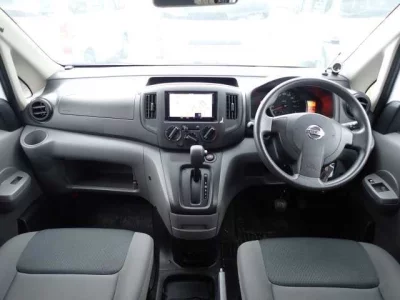 NISSAN NV200