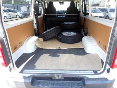 TOYOTA REGIUS VAN