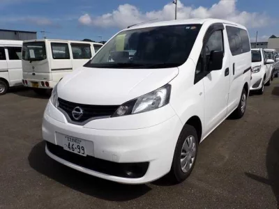 NISSAN NV200