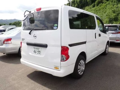 NISSAN NV200